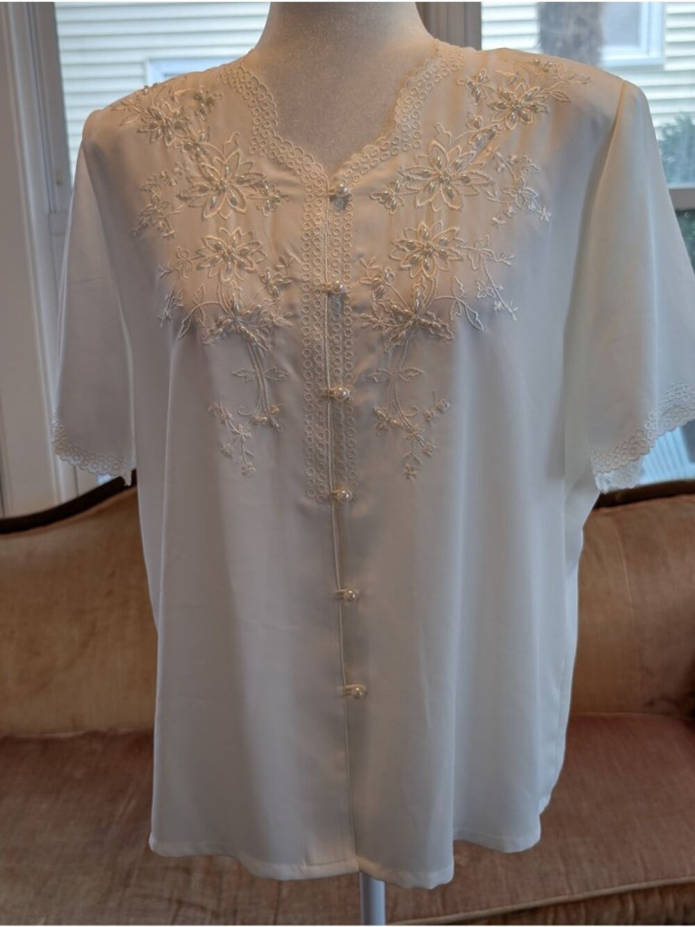 Vintage Short-sleeve White Embroidered Blouse Christi & Jill Size 12 Petite Y2K